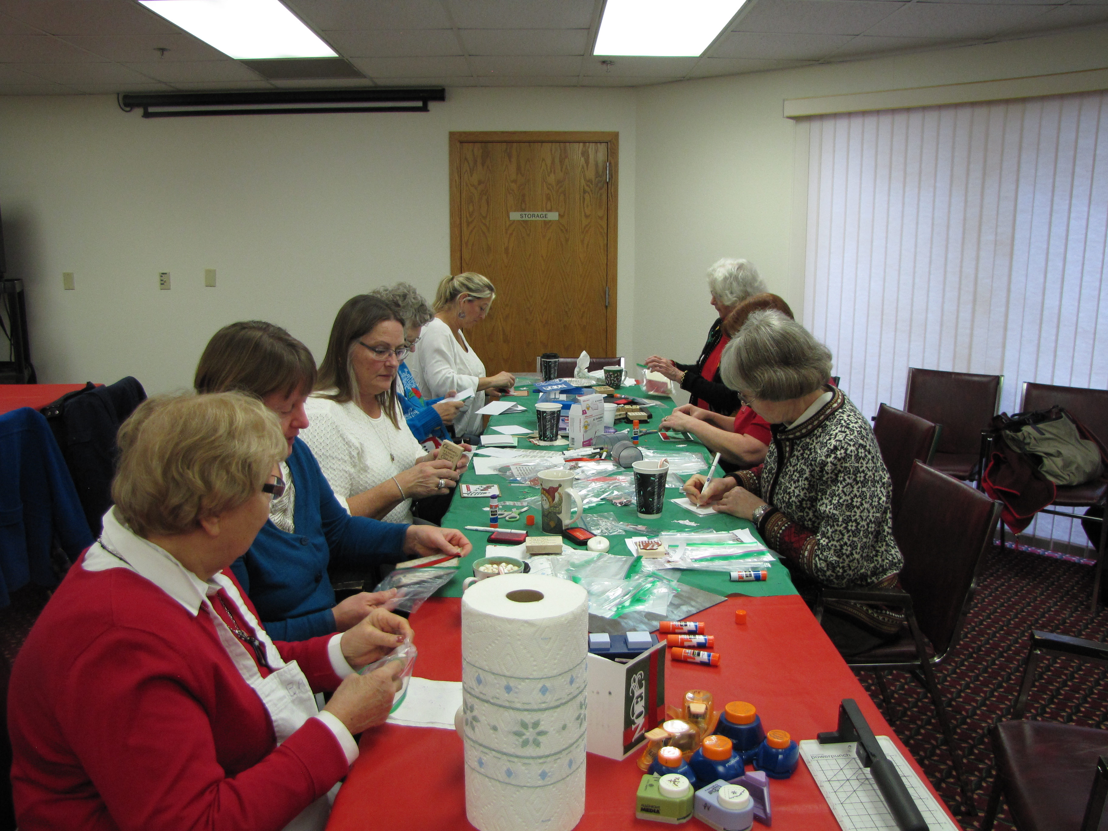 making-holiday-cards-for-veterans-december-12-2015